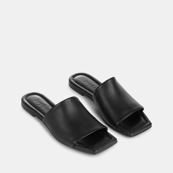 SOLD - NWOB - Ivylee Copenhagen India Sandals in Black - Picture 2 of 3